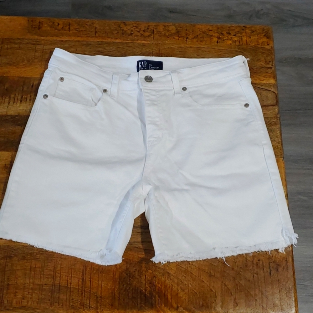 Gap women's cutoff shorts. Size 29/8